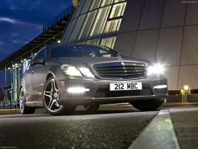 Обои на телефон E63 AMG W212: Роскошь на каждом экране