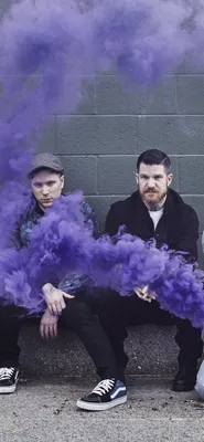 Погрузись в мир музыки с обоями Fall Out Boy на телефон