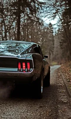 Ford Mustang 1968: качественные обои на рабочий стол