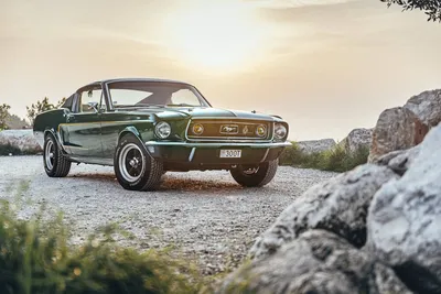 Ford Mustang 1968: изображения для оформления iPhone и Android
