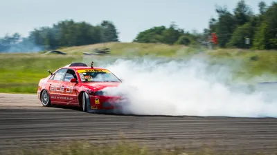 HD Drift Обои: Визуальная симфония на вашем устройстве