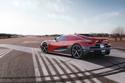 Обои Koenigsegg для всех устройств