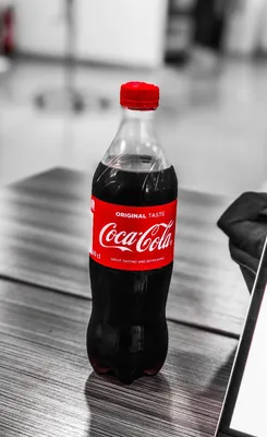Кока кола: скачать обои в формате png для яркой графики