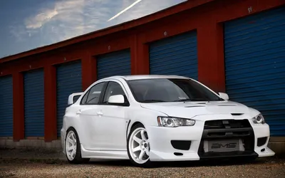 Фотографии Lancer Evo в формате WebP: выберите свой фон