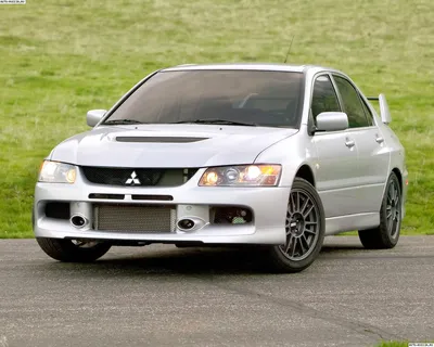 Mitsubishi Lancer Evolution 9: фото в высоком разрешении для загрузки