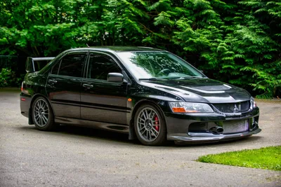 Индивидуальные обои на iPhone: Mitsubishi Lancer Evolution 9 для тебя