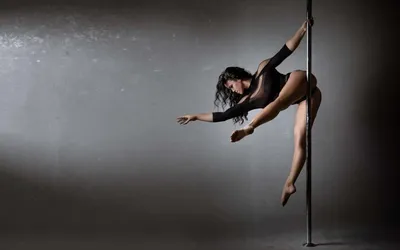 Обои для Android: 'Pole dance' в высоком качестве (PNG)