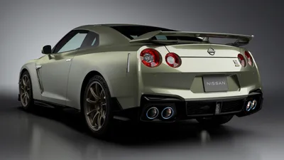 Нисан GT-R35: Бесплатные Обои для iPhone и Android