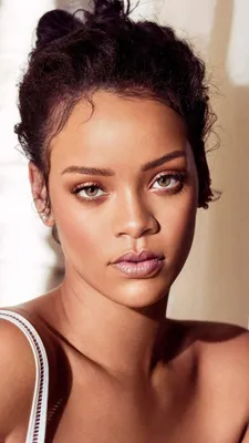 Скачать обои с Rihanna бесплатно: разнообразие форматов
