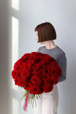 Фон Розы красные со вспышкой цветов