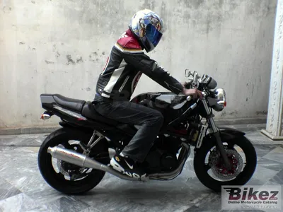 Скачай обои Suzuki Bandit 400 в формате WebP