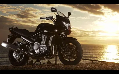 Обои на iPhone с мото Suzuki Bandit 400: Стиль под рукой