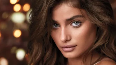 Скачивайте обои Taylor Hill бесплатно: Размеры и форматы на ваш выбор