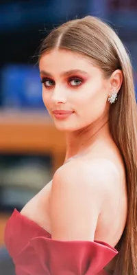 Выбор профессионалов: Обои Taylor Hill в различных форматах