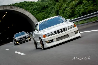 Toyota Chaser: Эстетика в каждом пикселе (JPG, WebP)