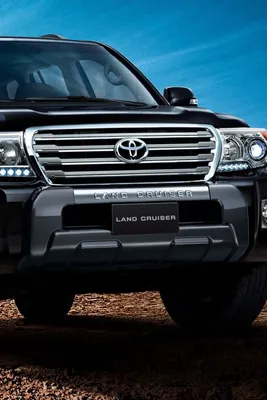 Новые обои на рабочий стол Toyota Land Cruiser 200: скачать бесплатно