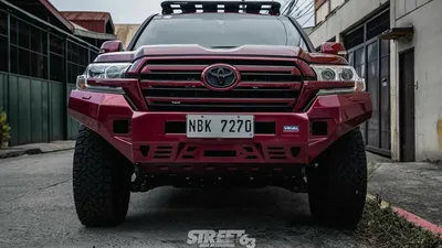 Фоновое изображение Toyota Land Cruiser 200: погрузитесь в свою мечту