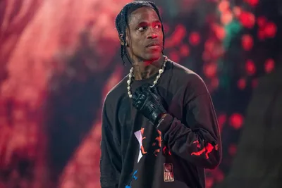 Travis Scott: Завораживающие обои в формате PNG для iPhone