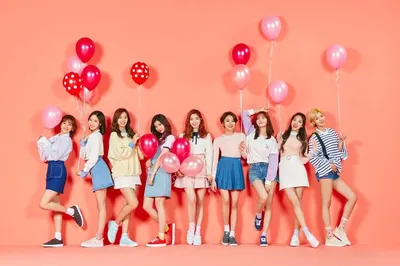 Twice: разнообразные фото для обоев на мобильные устройства