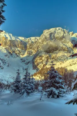 Величественные зимние горы в полном разрешении jpg